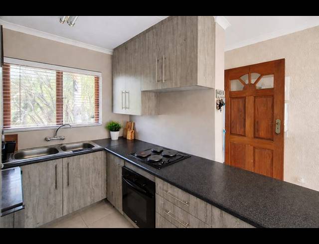 2 BEDROOM APARTMENT FOR SALE IN RANGEVIEW EXT 4